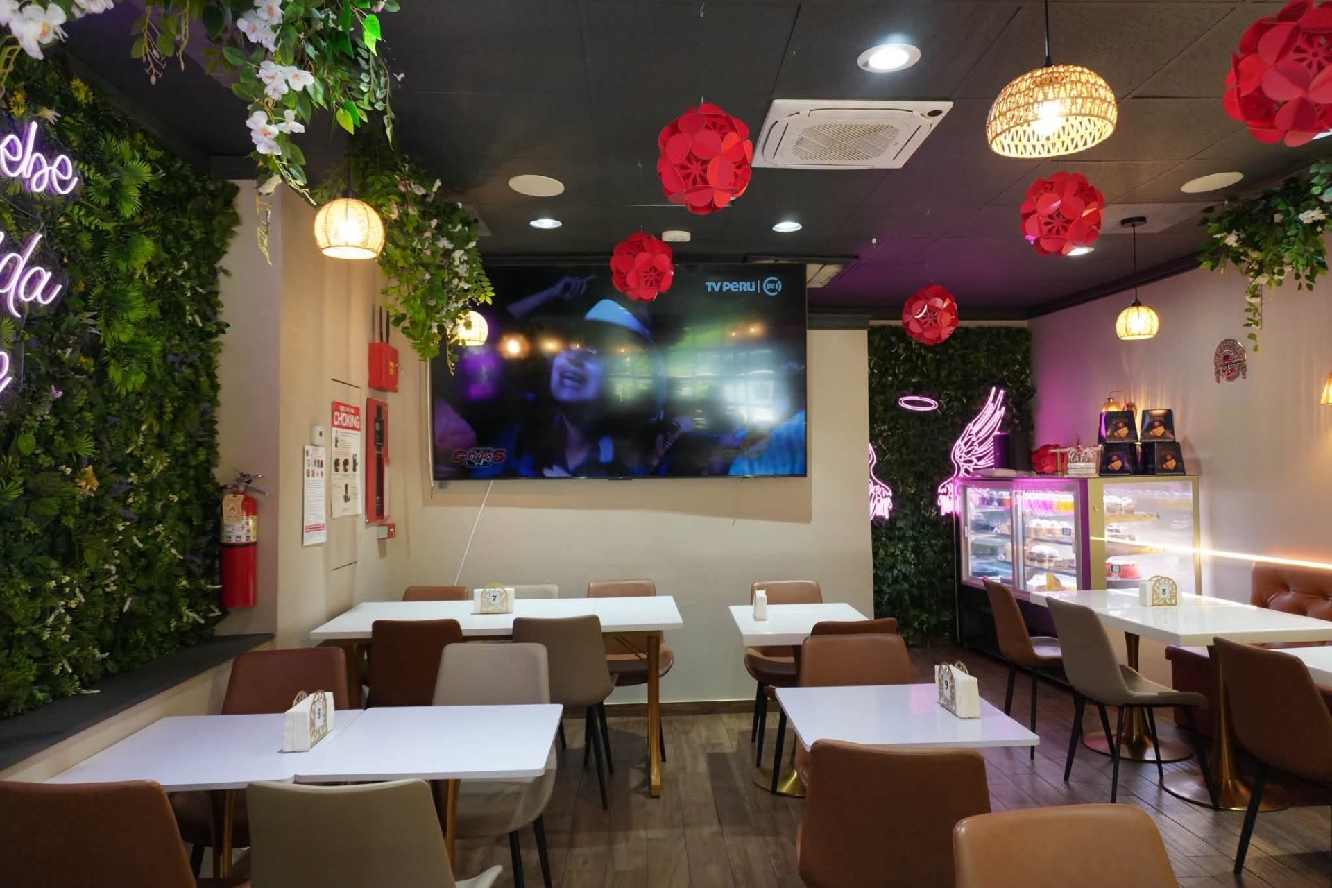 Inka Fé dining room